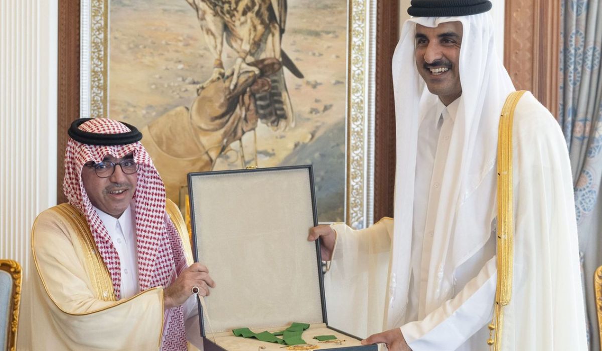 HH the Amir receives Arab Tourism Necklace of Excellent Class